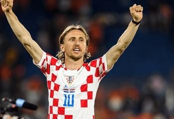 bóng đá xôi lạc mang góc nhìn hài hước và phân tích chiến thuật trước real vs barca